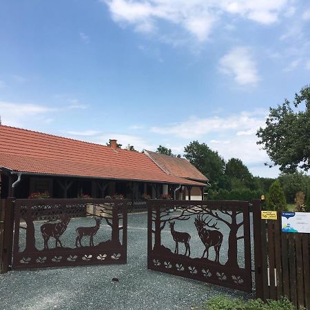 Hotel Vadaszhaz Egyhazasradoc Exteriér fotografie